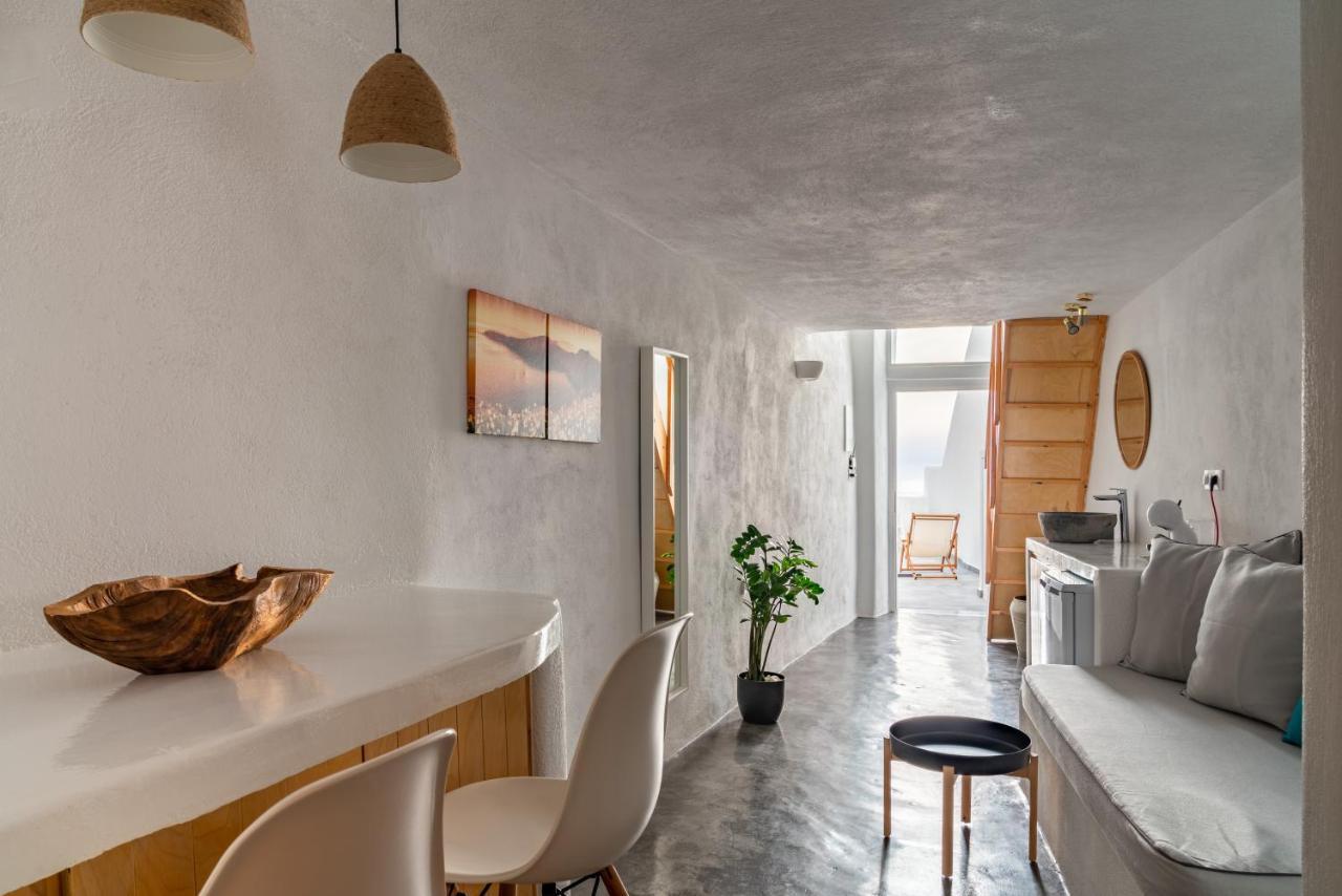 Akron Cliff Suite Fira (Santorini) Exterior foto