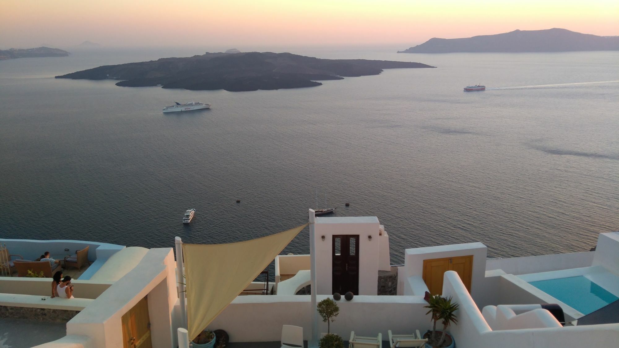Akron Cliff Suite Fira (Santorini) Exterior foto